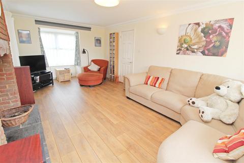 5 Comfrey Close, Walnut Tree, Milton Keynes, MK7 7BY