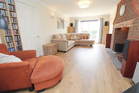 5 Comfrey Close, Walnut Tree, Milton Keynes, MK7 7BY