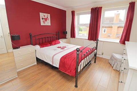 5 Comfrey Close, Walnut Tree, Milton Keynes, MK7 7BY