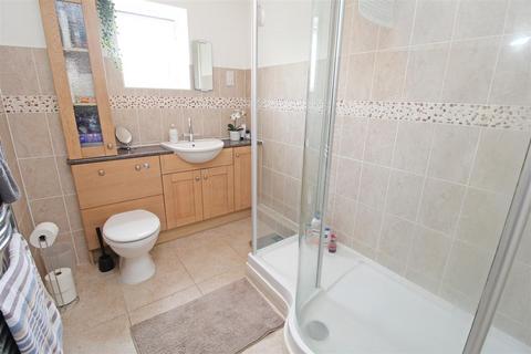 5 Comfrey Close, Walnut Tree, Milton Keynes, MK7 7BY