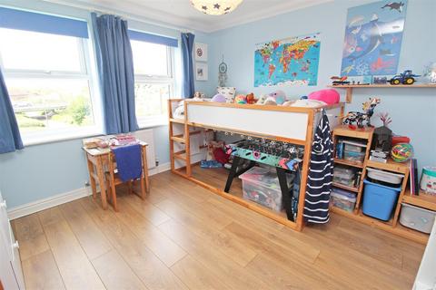 5 Comfrey Close, Walnut Tree, Milton Keynes, MK7 7BY