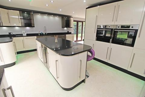 5 bedroom detached house for sale, The Fleet, Springfield, Milton Keynes