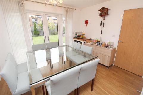 11 Pascal Mews, Oakgrove, Milton Keynes, MK10 9UL