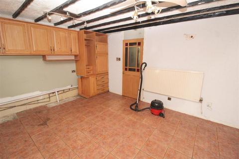 7 Corin Close, Bletchley, Milton Keynes, MK2 3HG