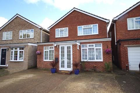 4 bedroom detached house for sale, Close To Town & Station, Maidenhead