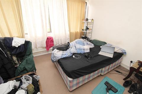 4 bedroom terraced house for sale, Fishermead Boulevard, Fishermead, Milton Keynes