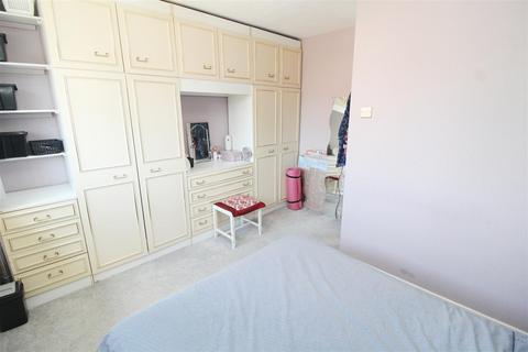 40 Bercham, Two Mile Ash, Milton Keynes, MK8 8HX