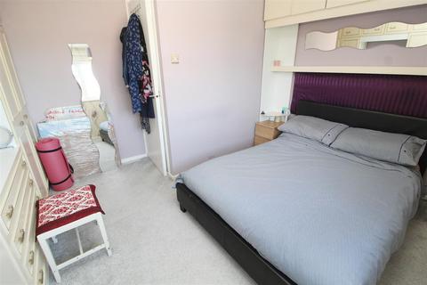 40 Bercham, Two Mile Ash, Milton Keynes, MK8 8HX