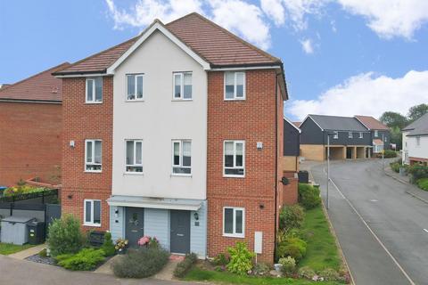 4 bedroom semi-detached house for sale, Top Fair Furlong, Redhouse Park, Milton Keynes