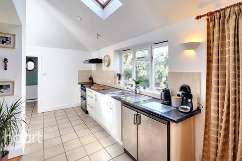 3 bedroom semi-detached house for sale, Little Glen Road, Leicester