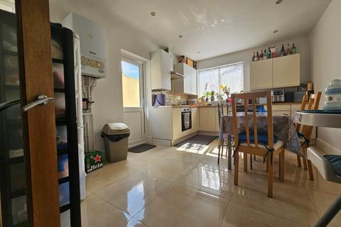 86 Fourth Avenue, London, E12 6DR