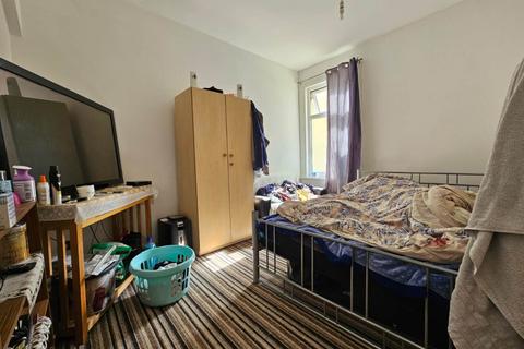 86 Fourth Avenue, London, E12 6DR
