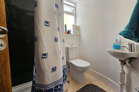 86 Fourth Avenue, London, E12 6DR