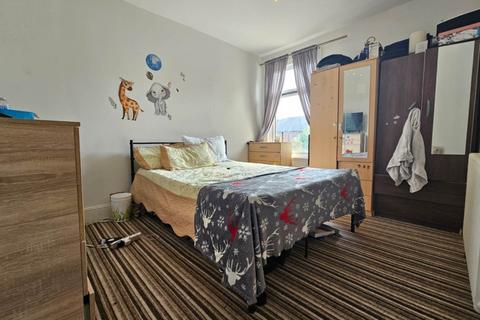 86 Fourth Avenue, London, E12 6DR