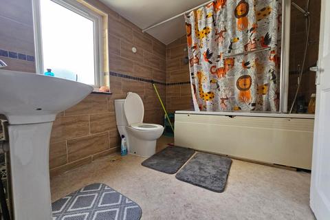 86 Fourth Avenue, London, E12 6DR