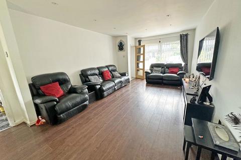 4 bedroom semi-detached house for sale, Southam Close, Hall Green, Birmingham, B28 0AE