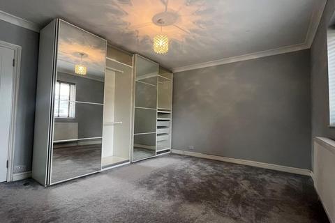 3 bedroom bungalow to rent, Wharf Road, Staines-upon-Thames, Berkshire, TW195JQ