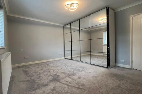 3 bedroom bungalow to rent, Wharf Road, Staines-upon-Thames, Berkshire, TW195JQ