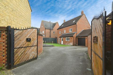 5 bedroom detached house for sale, Twineham Road, Swindon SN25