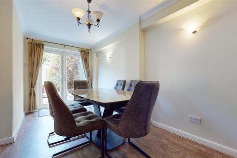 4 bedroom detached house for sale, Lothian Close, Bletchley, Milton Keynes