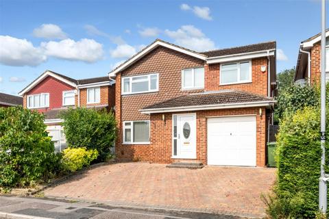 4 bedroom detached house for sale, Lothian Close, Bletchley, Milton Keynes