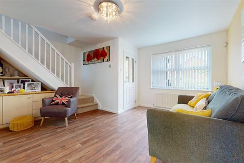 4 bedroom semi-detached house for sale, Tatling Grove, Walnut Tree