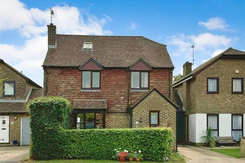 4 bedroom link detached house for sale, Mill Close, Maidstone ME17