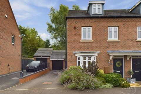 8 Sunloch Close, Burbage, Hinckley, LE10 2TT