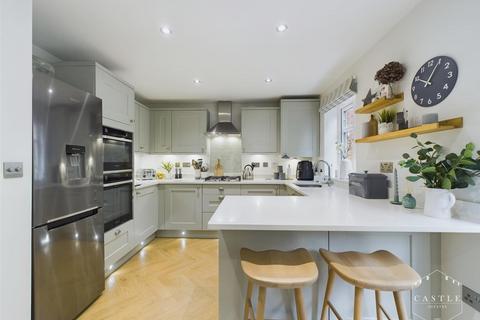 8 Sunloch Close, Burbage, Hinckley, LE10 2TT