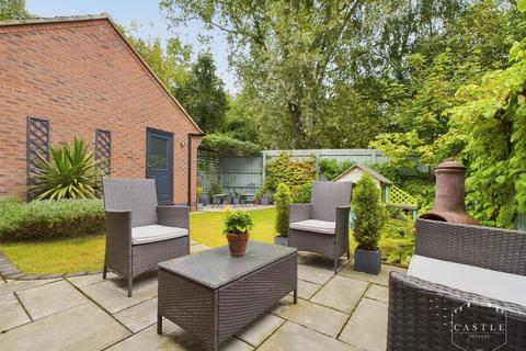 8 Sunloch Close, Burbage, Hinckley, LE10 2TT