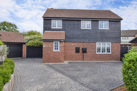 3 bedroom detached house for sale, Lawling Avenue, Heybridge, Maldon, CM9 4YT