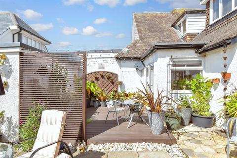 4 bedroom semi-detached house for sale, Seal Road, Selsey, Chichester, West Sussex