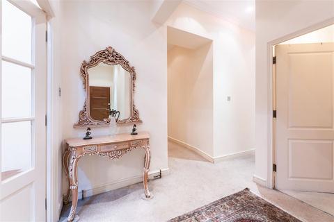 4 bedroom flat for sale, Sussex Gardens, London W2