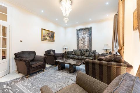 4 bedroom flat for sale, Sussex Gardens, London W2