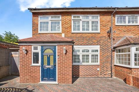 3 bedroom end of terrace house for sale, Black Rod Close, Hayes, UB3