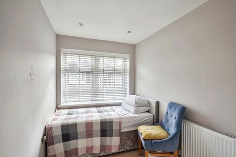 14 Black Rod Close, Hayes, UB3 4QJ