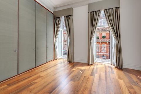 3 bedroom flat for sale, Albert Hall Mansions, London SW7