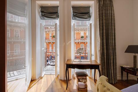 3 bedroom flat for sale, Albert Hall Mansions, London SW7