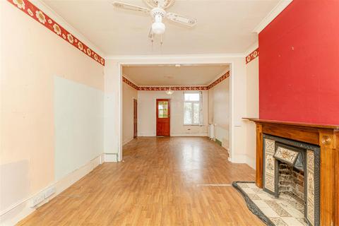 3 bedroom house for sale, Gloucester Road, Enfield