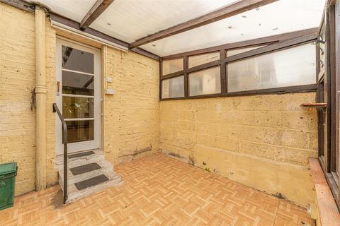 15 Gloucester Road, Enfield, EN2 0EX