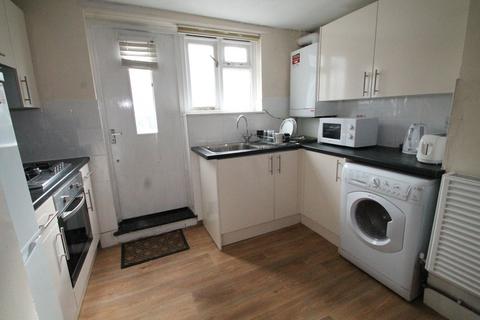 1 bedroom flat to rent, Moulins Road, London E9