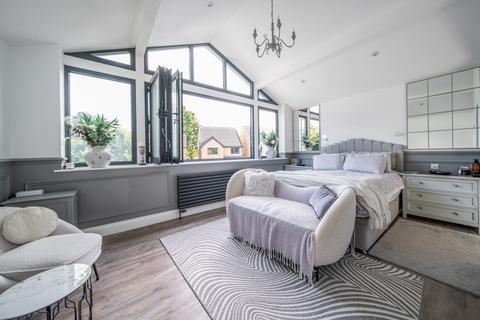 14 Rectory Close, Farnham Royal, Slough, SL2 3BG