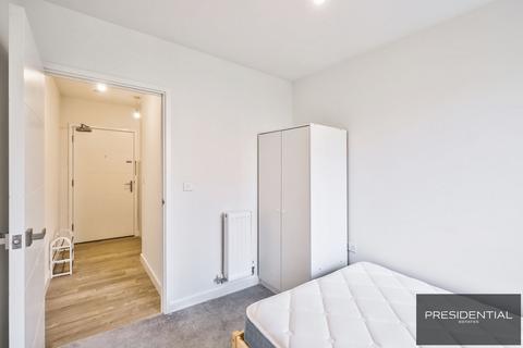 3 bedroom apartment for sale, Loughton IG10