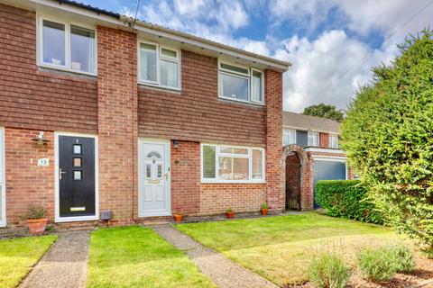 15 Mull Close, Oakley, Basingstoke, RG23 7LQ