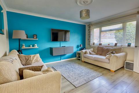 15 Mull Close, Oakley, Basingstoke, RG23 7LQ
