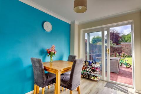 15 Mull Close, Oakley, Basingstoke, RG23 7LQ