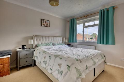 15 Mull Close, Oakley, Basingstoke, RG23 7LQ