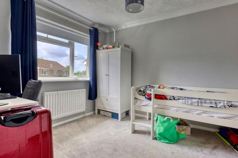 15 Mull Close, Oakley, Basingstoke, RG23 7LQ