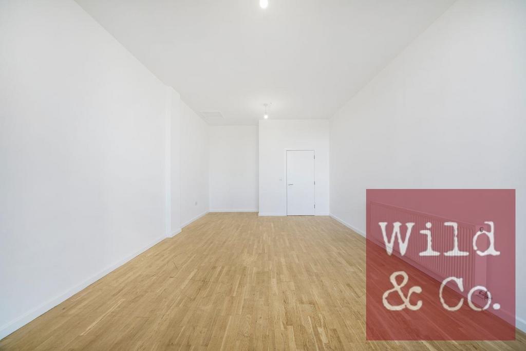 , Maun House - s Is P0zcp Ql BYJds2mm TZ.jpg