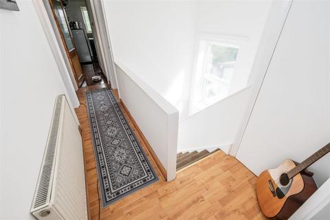 33c Warren Road, Chingford, London, E4 6QR